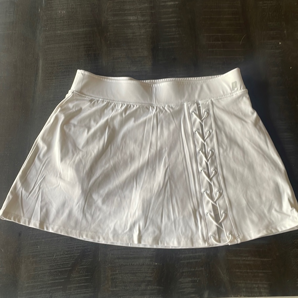 Prince women’s golf/tennis skort, white, size medium
